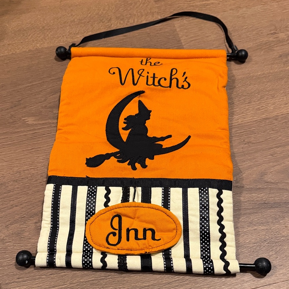 Halloween Witch Wall / Door Hanging Flips to Inn / Out